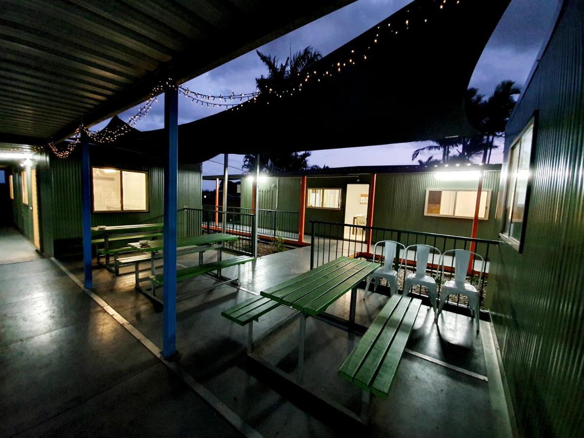 Auberge de jeunesse Palm Tree Backpackers à Bundaberg Extérieur photo